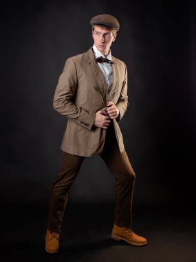 Viktorya dönemi tarzında zeki bir beyefendi. Eski model.