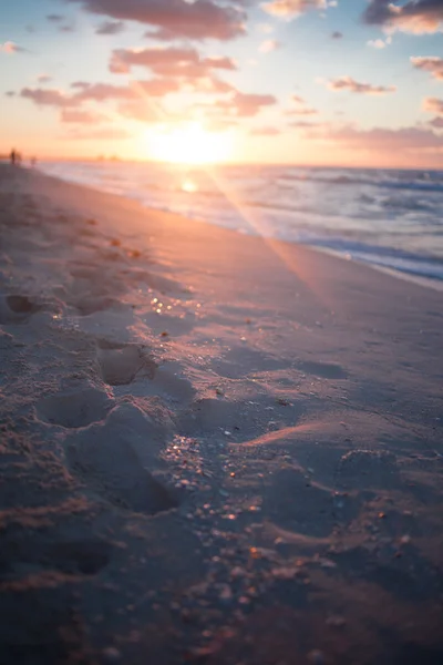 日没とビーチ — ストック写真