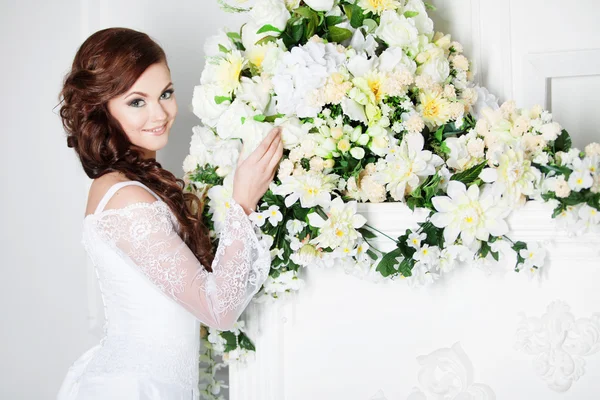 Portrait of beautiful bride. Wedding dress. Decoration — Stock Photo, Image