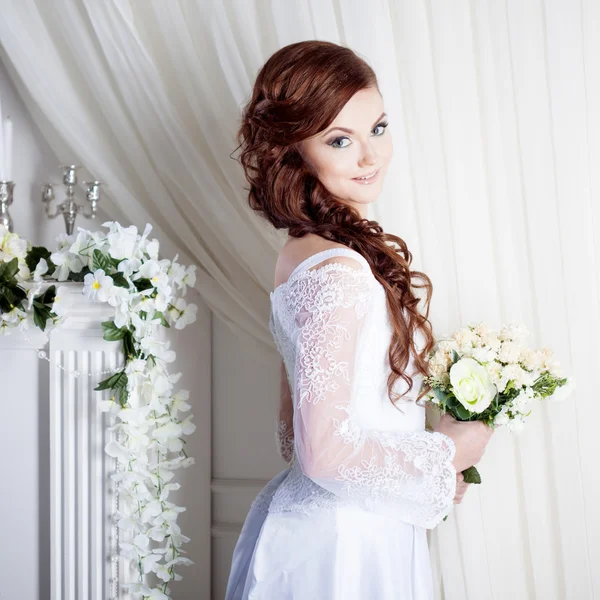 Portrait of beautiful bride. Wedding dress. Decoration — Stock Photo, Image