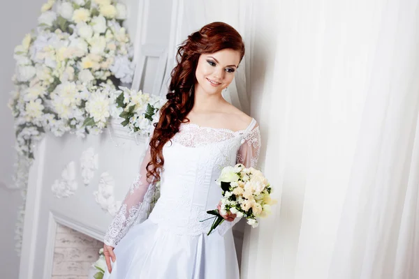 Portrait of beautiful bride. Wedding dress. Decoration — Stock Photo, Image