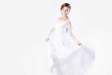 Güzel gelin gelinlik, beyaz arka plan