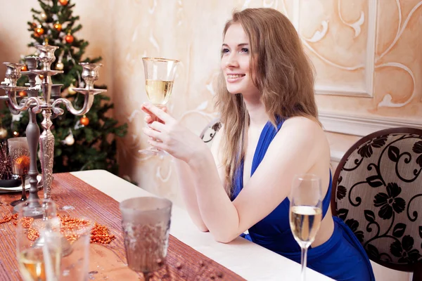 Retrato de meninas alegres na festa Cristmas — Fotografia de Stock