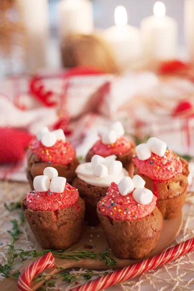 New Year celebration cupcakes, chocolate muffins on table — Stock Photo, Image