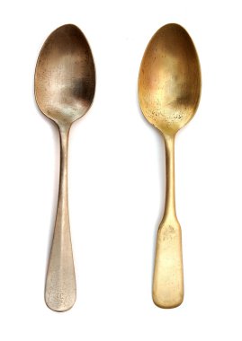İki antika kaşık