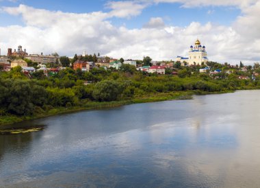 Şehir Yelets ve Sosna Nehri Köprüsü görüntülemek