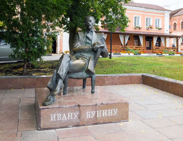 Monument voor Ivan Bunin. Yelets. — Stockfoto