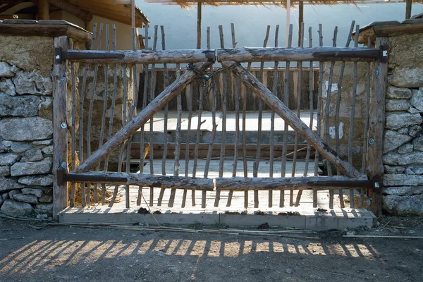 Büyük eski kilise çanı taş. — Stok fotoğraf