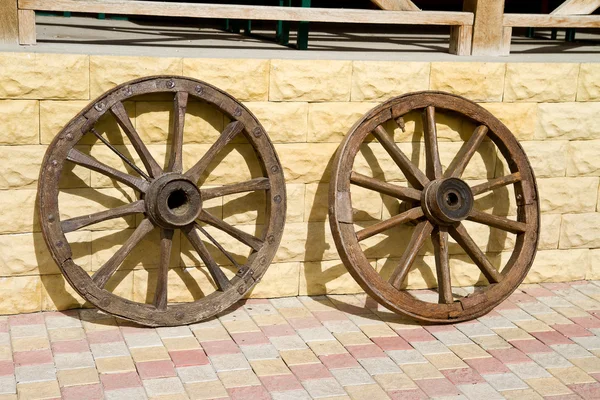 Old cart wheels — Stock Photo, Image