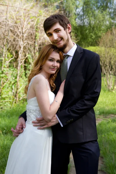 신부 및 신랑의 아름 다운 커플 — 스톡 사진