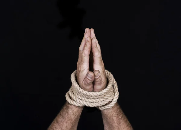 Men's hands tied rope — Stock Photo, Image