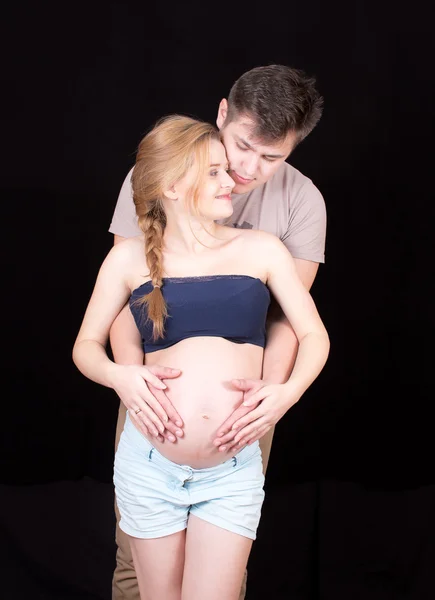 Casal esperando pelo bebê — Fotografia de Stock