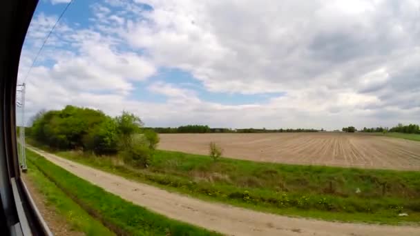 Vista desde el tren en movimiento de ferrocarril — Vídeo de stock