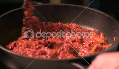 Kızartma sebze domates salçası ile