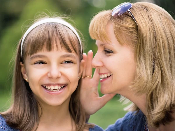 Mother and daughter at park — Stock Photo, Image