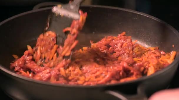 Frying vegetables with tomato paste — Stock Video