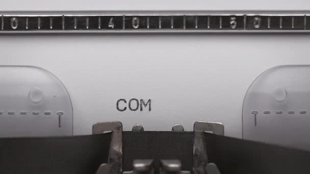 Typing text on typewriter — Stock Video