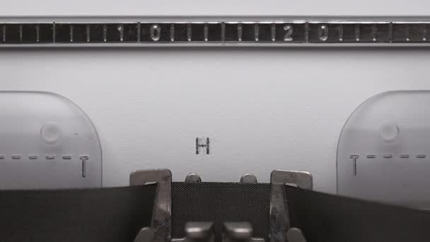 Digitação de texto na máquina de escrever — Vídeo de Stock