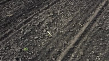 İnsansız hava aracı tarlasını vurdu.