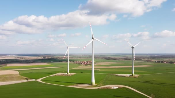 Letecký pohled větrných turbín — Stock video
