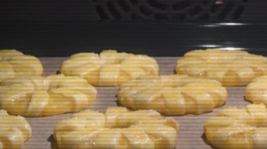 Fırında ananaslı börek pişirme süreleri 4K