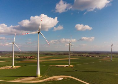 Rüzgar türbinleri hava görüntüsü