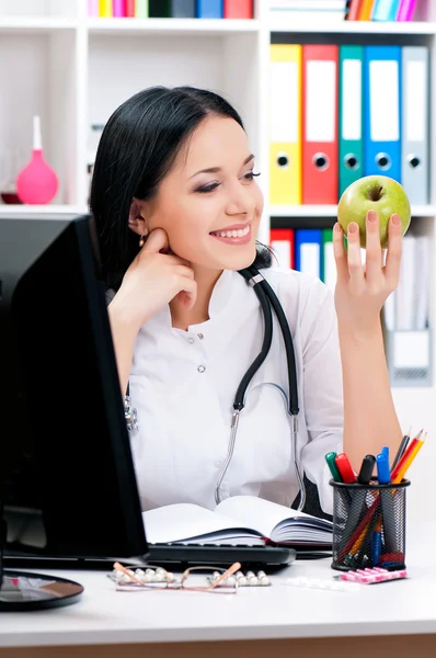 Médico femenino —  Fotos de Stock