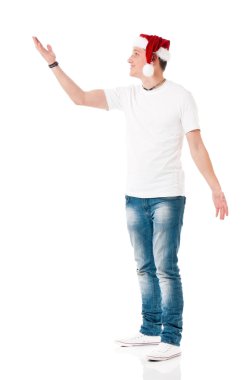 Noel Baba şapkalı adam.