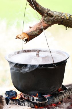 Yanıyor siyah su ısıtıcısı
