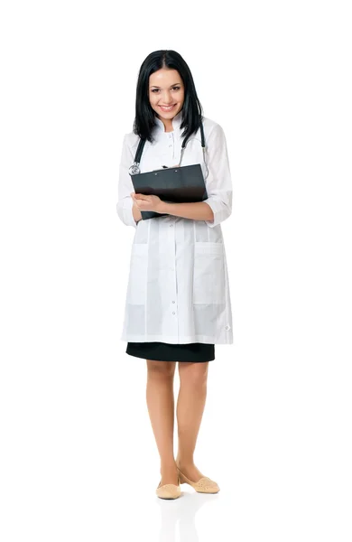 Vrouwelijke arts met bestandsmap en stethoscoop — Stockfoto