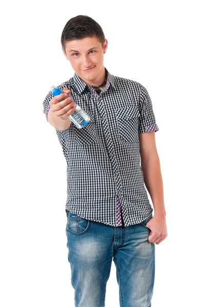 Jongeman met fles water — Stockfoto