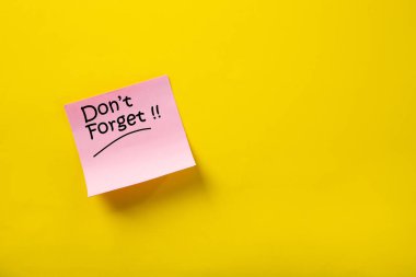 Sarı arkaplanda buluşma hatırlatmasını unutma.