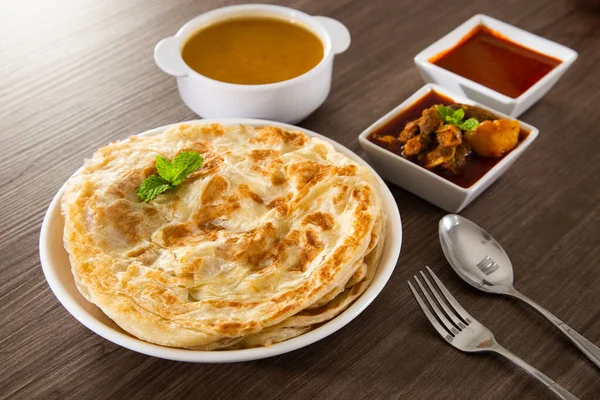 Roti Parata Roti Canai Lamb Curry Sauce Popular Malaysian Breakfast — Stock Photo, Image