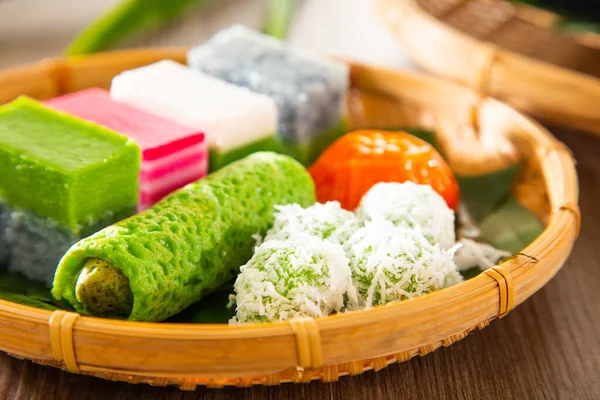马来西亚受欢迎的各种甜食或简单地称为Kuih — 图库照片