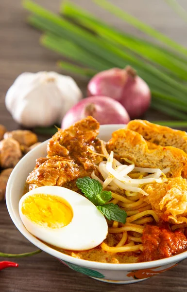 Curry Laksa Což Oblíbená Tradiční Kořeněná Nudlová Polévka Kultury Malajsii — Stock fotografie
