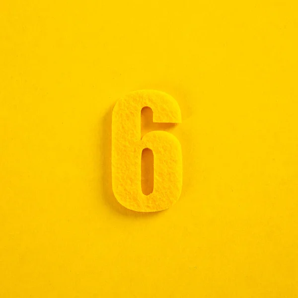 Красочное Число Желтом Фоне — стоковое фото