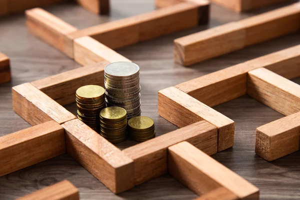 Group Coins Heaps Maze Game Built Wood Blocks Find Way — Stock Photo, Image