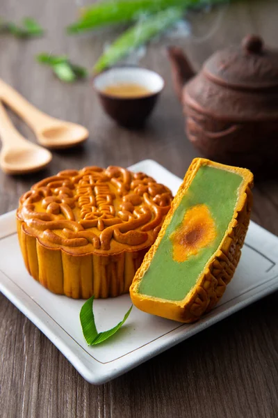 Gâteaux Lunaires Thé Chinois Caractère Chinois Sur Mooncake Représente Pandan — Photo