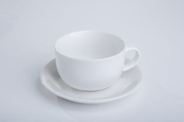 Boş beyaz çay fincanı