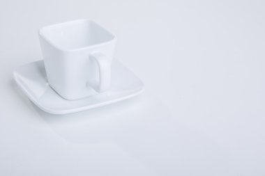 Boş beyaz çay fincanı