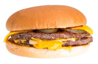 Beyaz arkaplanda balık burger izole