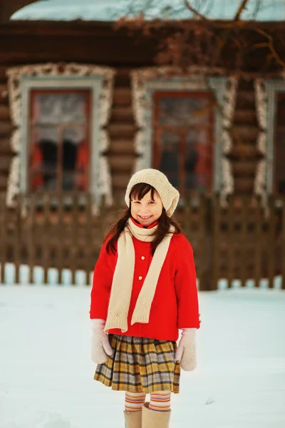 Enfant heureux en plein air . — Photo