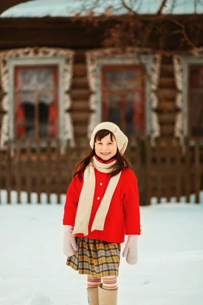 Enfant heureux en plein air . — Photo