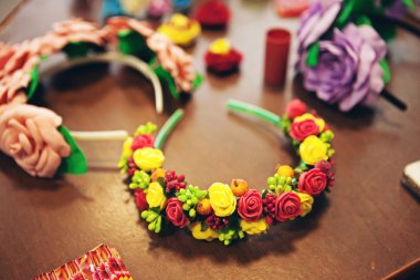 El yapımı çiçekler.