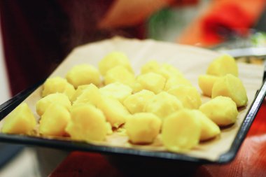 Haşlanmış patates.