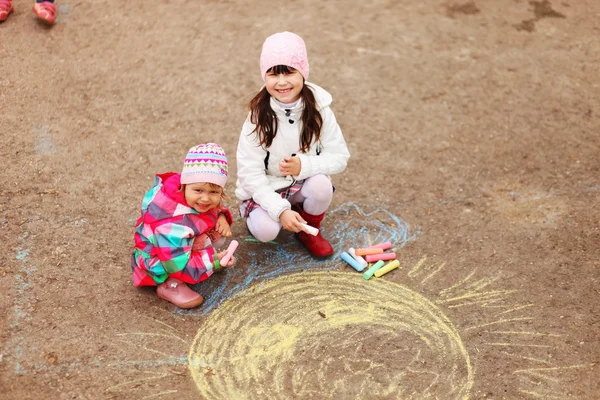 子供とチョーク. — ストック写真