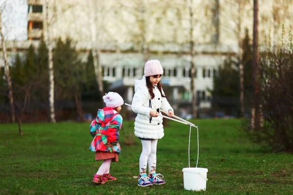 Het kind gelukkig. — Stockfoto