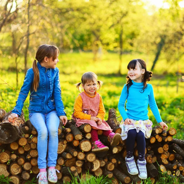 The child in garden. — Stock Photo, Image