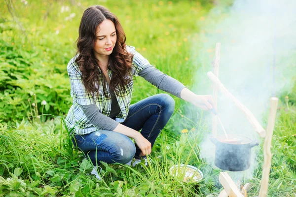 Familia feliz al aire libre . —  Fotos de Stock