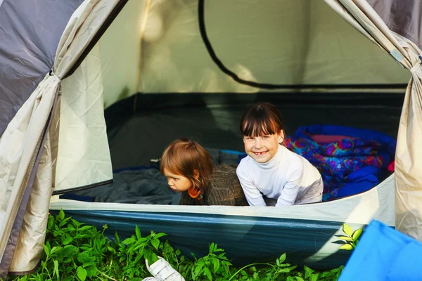 Familie glücklich im Freien. — Stockfoto